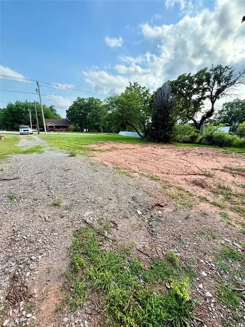 116 E 1st St, Chandler, OK 74834 photo 5