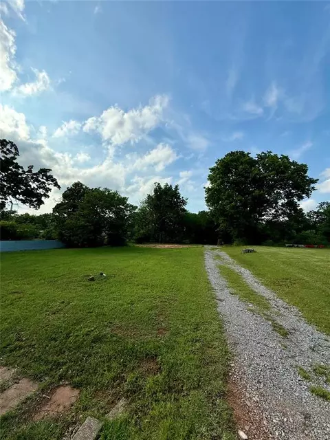 116 E 1st St, Chandler, OK 74834