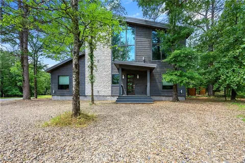 28 Lost Dogwood Trl, Broken Bow, OK 74728