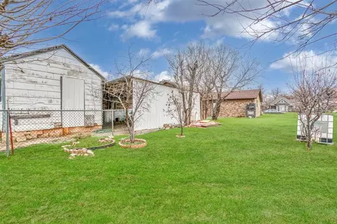 704 E Liveoak St, Altus, OK 73521 photo 28