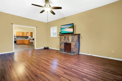 704 E Liveoak St, Altus, OK 73521 photo 6