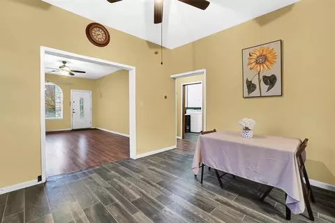 704 E Liveoak St, Altus, OK 73521 photo 8