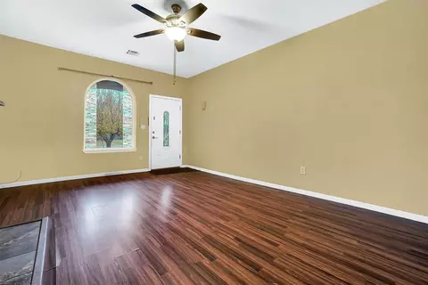 704 E Liveoak St, Altus, OK 73521 photo 5