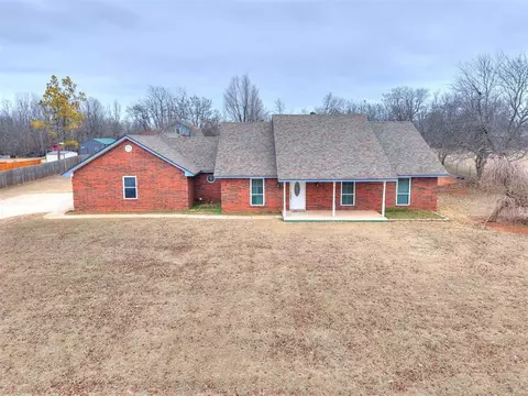 300 Suzan Rd, Tuttle, OK 73089