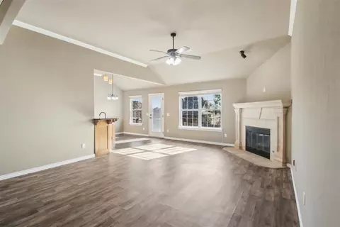 704 Apple Tree Ln, Moore, OK 73160