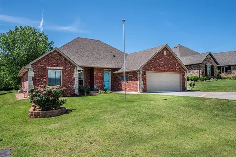 2706 Eagle Lake Dr, Blanchard, OK 73010