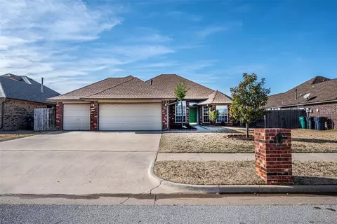 8121 John Robert Dr, Oklahoma City, OK 73135