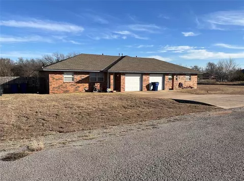110 NE 1st St, Piedmont, OK 73078