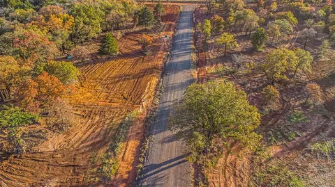 7600 Old Oak Trl, Guthrie, OK 73044
