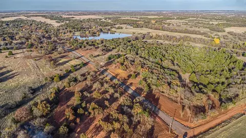 7469 Old Oak Trl, Guthrie, OK 73044