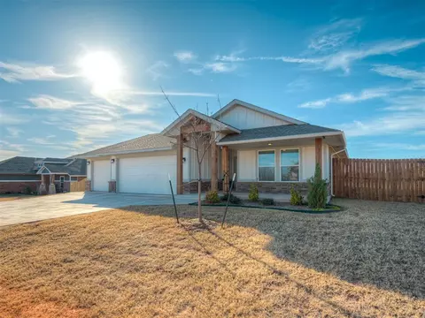 2777 Sherwood Ct, Newcastle, OK 73065