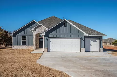4941 Meadow Dr, Guthrie, OK 73044
