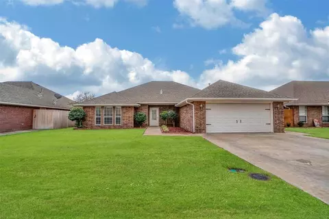 516 Peacock Cir, Altus, OK 73521 photo 3