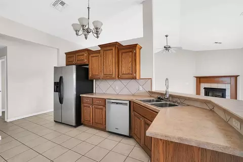 516 Peacock Cir, Altus, OK 73521 photo 10