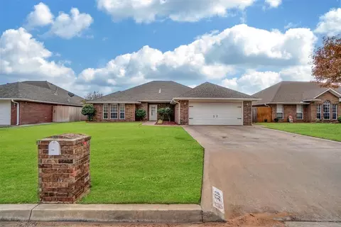 516 Peacock Cir, Altus, OK 73521 photo 2