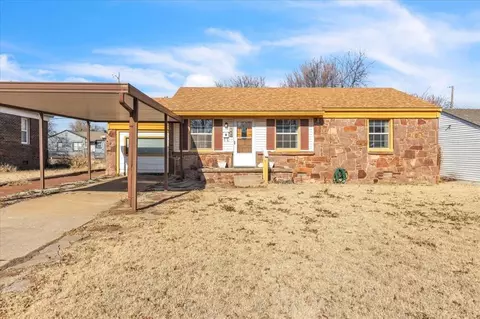 543 E Grumman Dr, Midwest City, OK 73110