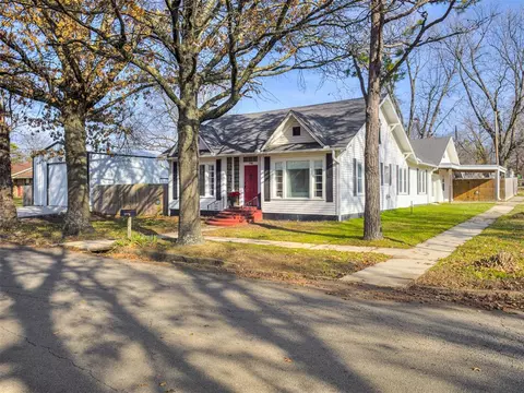 116 S 11th St, Okemah, OK 74859
