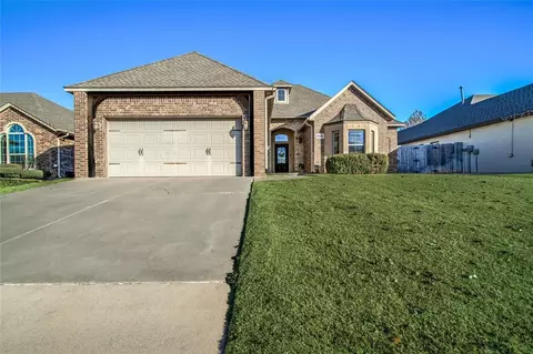 3900 Montclair Dr, Edmond, OK 73013