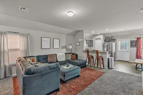 9220 NW 72nd St, Yukon, OK 73099