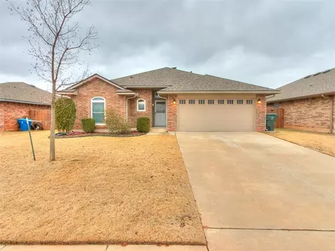 2425 Shell Dr, Midwest City, OK 73130