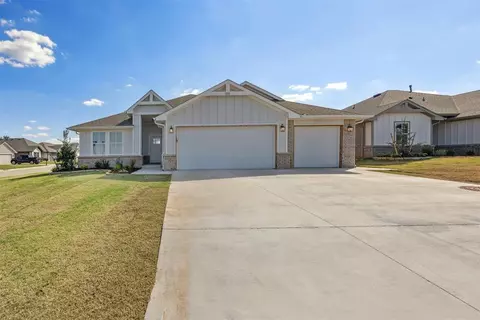 1211 Ariana St, Shawnee, OK 74804
