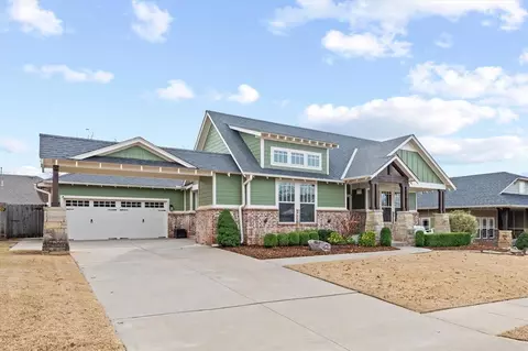 4724 October Dr, Edmond, OK 73034