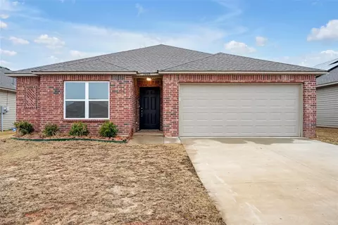 3008 Russel Rd, Chickasha, OK 73018