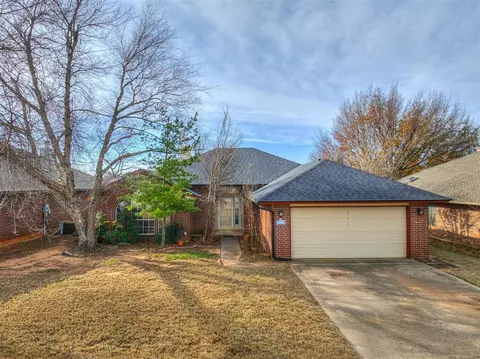 908 Goshawk Dr, Norman, OK 73072 photo 2