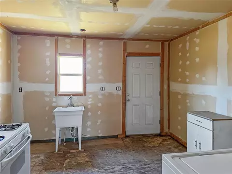 323 S Birch Ave, Erick, OK 73645 photo 17