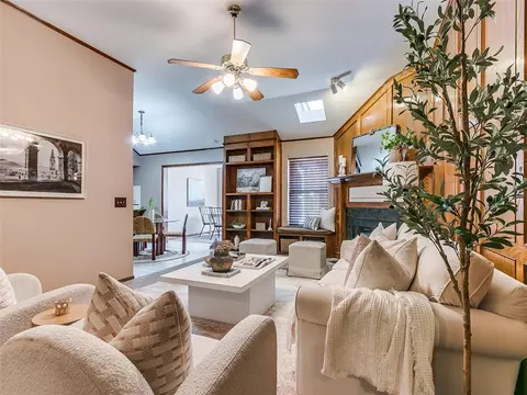 18312 Chestnut Oak Dr, Edmond, OK 73012