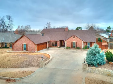 2704 Barry Switzer Ave, Norman, OK 73072