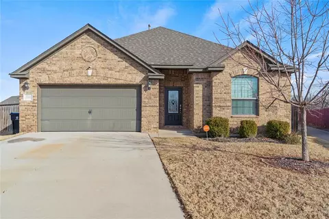 3300 Grace Lake Ct, Yukon, OK 73099