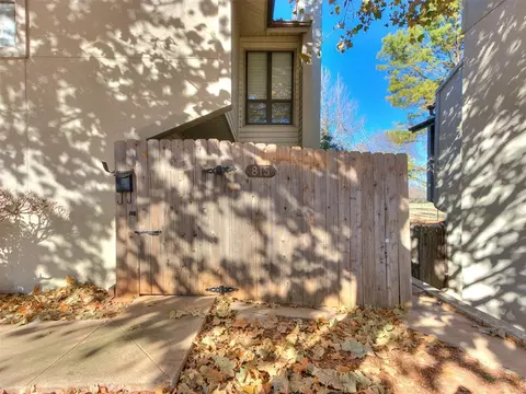 815 SE Cardinal Creek Blvd, Norman, OK 73072