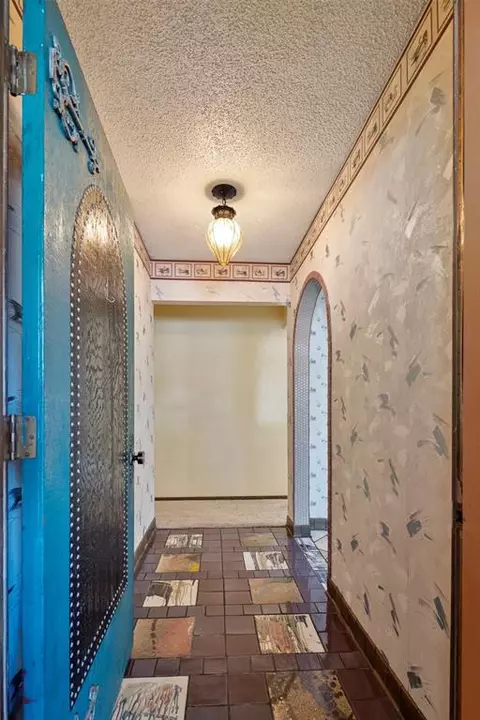 Entry Way - 1738 E Frontier Ter, Mustang, OK 73064 photo 5 of 6
