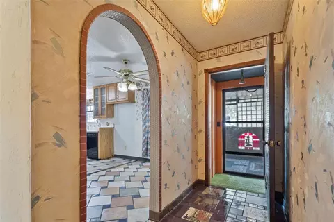 Entry Way - 1738 E Frontier Ter, Mustang, OK 73064 photo 1 of 6