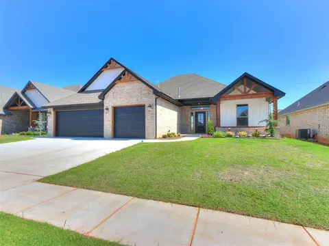 10444 SW 51st St, Mustang, OK 73064