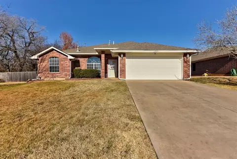 1715 Concord Dr, Norman, OK 73071