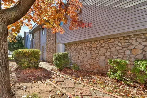6008 NW Expressway Ave #C, Oklahoma City, OK 73132