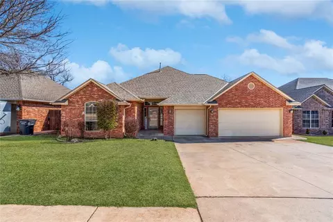 1208 Summerhill Dr, Moore, OK 73160
