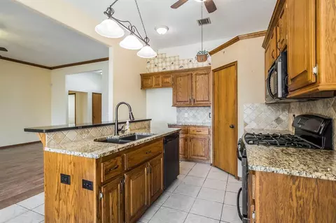 408 Cedar Ln, Moore, OK 73160 photo 11