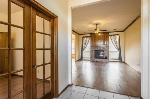 408 Cedar Ln, Moore, OK 73160 photo 5