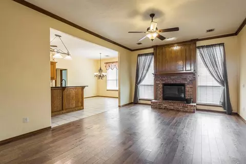408 Cedar Ln, Moore, OK 73160 photo 8
