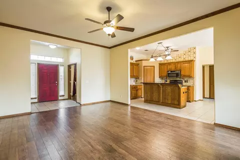 408 Cedar Ln, Moore, OK 73160 photo 9