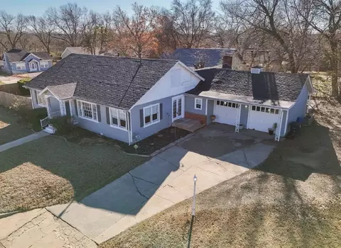 45 E Drummond St, Shawnee, OK 74801
