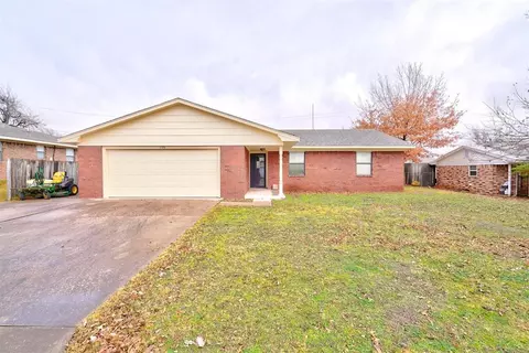 706 S 12th St, Marlow, OK 73055 photo 3
