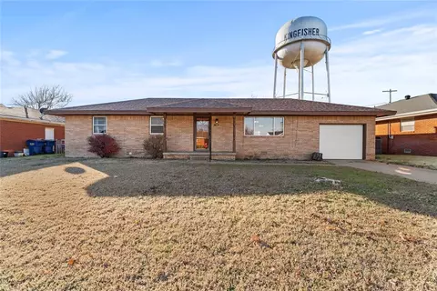 1308 S 11th St, Kingfisher, OK 73750