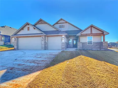 2900 SE 23rd St, Moore, OK 73160