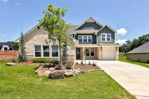 8109 Amber Ridge Dr, Edmond, OK 73034