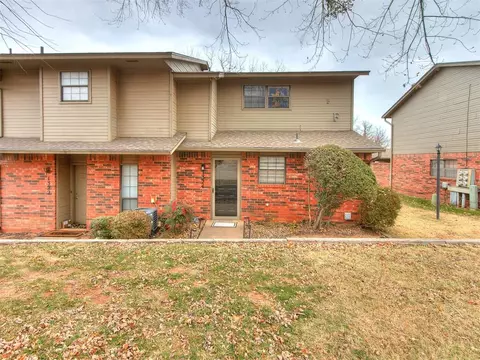 1324 Hunters Ridge Rd, Edmond, OK 73034