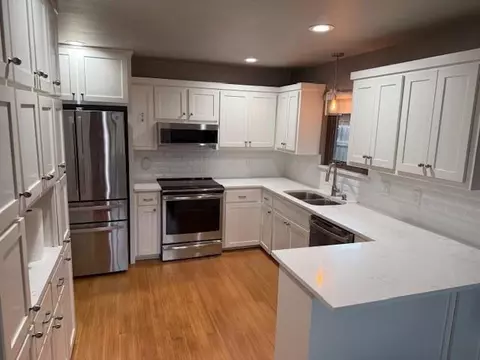 2720 Greenfield Dr, Edmond, OK 73012